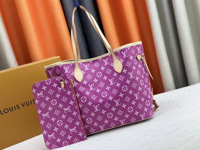 m40995 The Colorful Epi Leather Makes The Neverfull Medium Perfect For Everyd