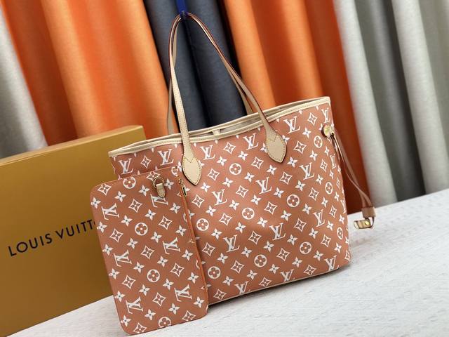 m40995 The Colorful Epi Leather Makes The Neverfull Medium Perfect For Everyd