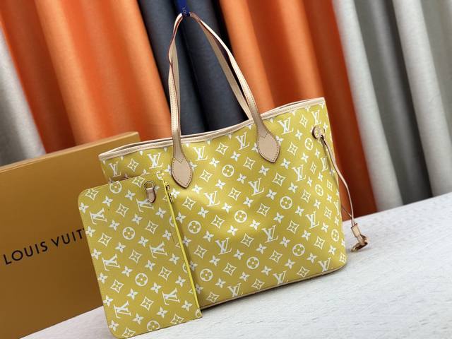 m40995 The Colorful Epi Leather Makes The Neverfull Medium Perfect For Everyd