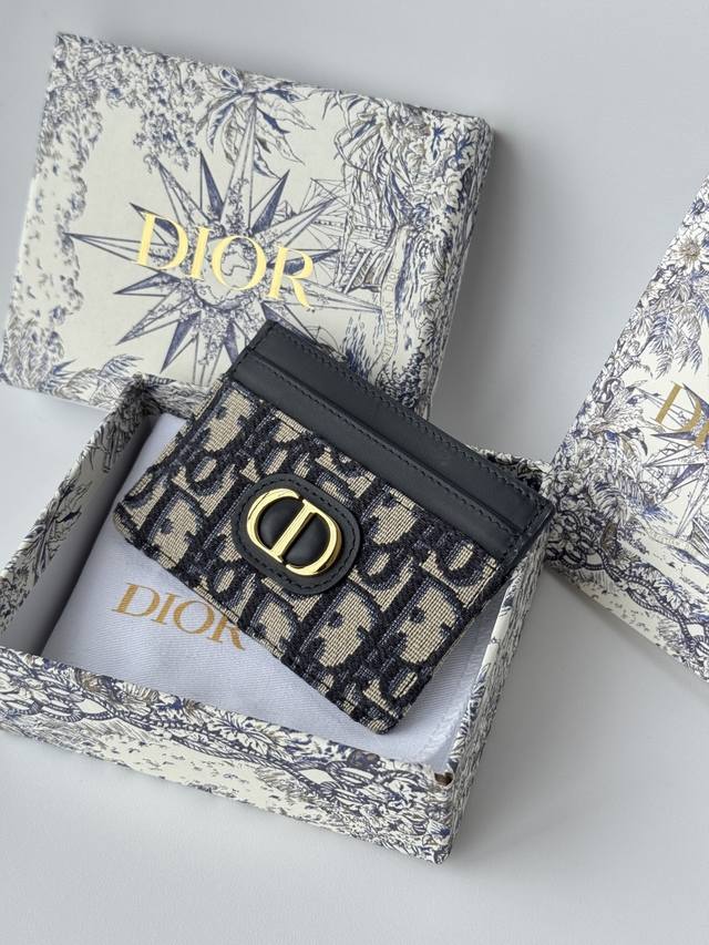 authentic Cardholder Blue Oblique Print Code: S2152 This 30 Montaigne Cardhol
