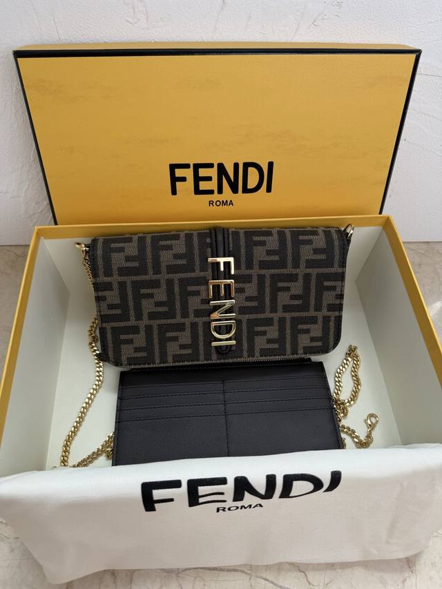 Genuine New Monogram Version 2-In-1 Chain Bag Fendi Graphy Classic Monogram With