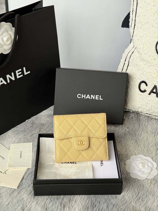 Cowhide Cf Short Trifold Wallet Has Arrived 6 Chanel Card Slots There Is A Coin