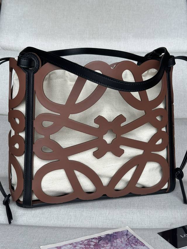 Original Leather Cowhide Hollow Anagram Tote Handbag Really Suits My Aesthetic T