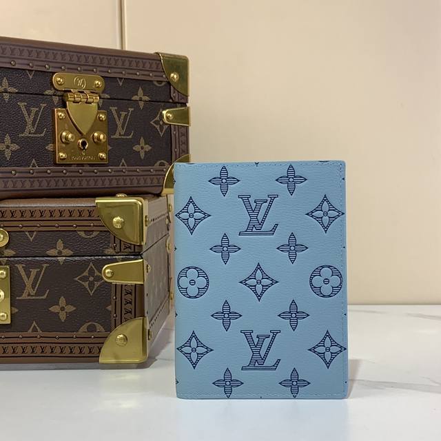 Top-Grade Original Passport Cover M14798 Blue This Passport Cover Is Made Of Sof