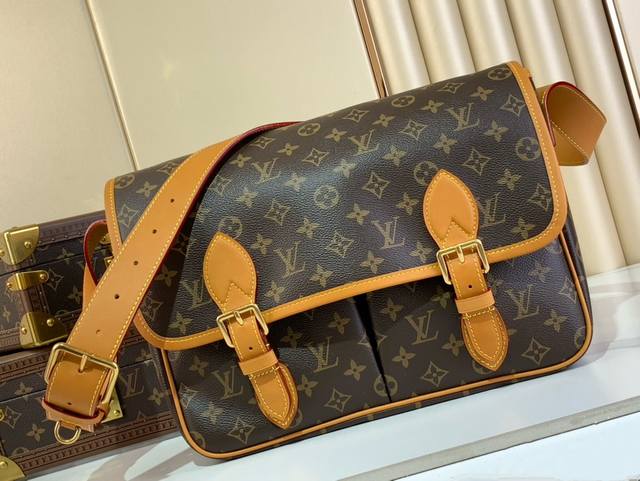 Top Original Replica Exclusive Real Shot M14723 Yellow Leather Retro Men's Bag L