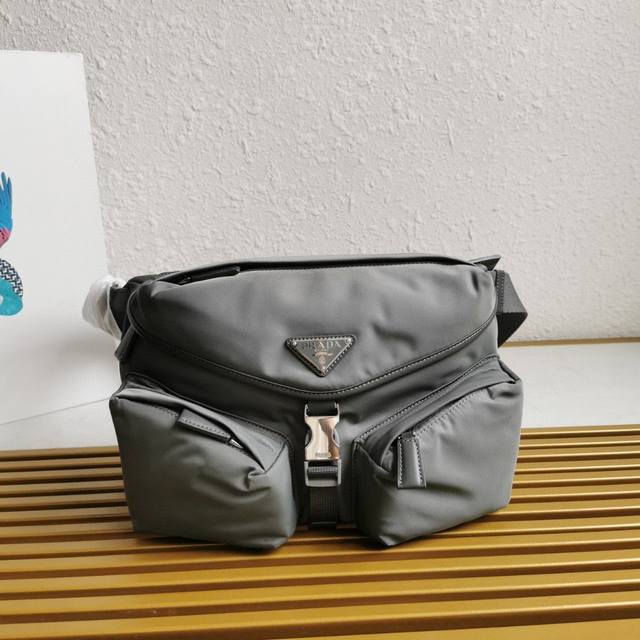 Top Original New 2Vh175 Shoulder Bag This Shoulder Bag Is Made Of Imported Nylon