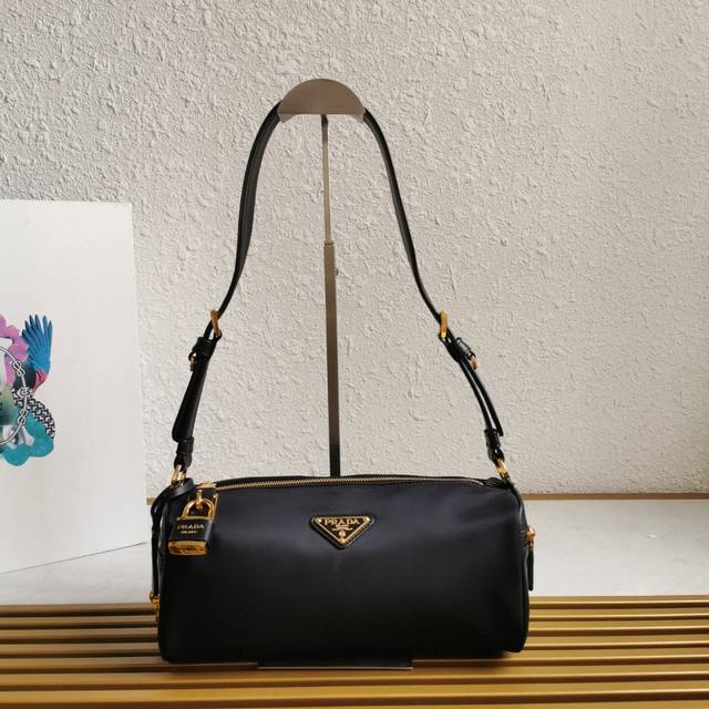 Top Original New Shoulder Bag 1Bc233 Arrived This Shoulder Bag Is Modern And Ver