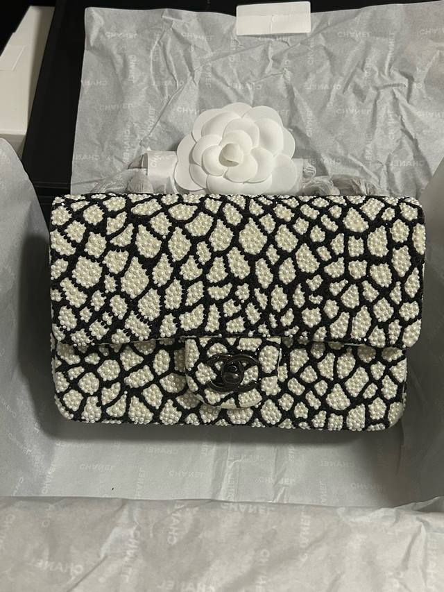 chanel 25S Human Fragrance Milk Drops Black And White Pearl Cf30Cm