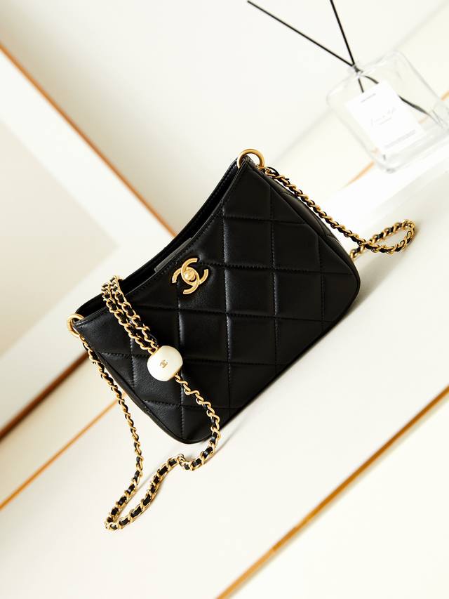 chanel 24S Pearl Adjustment Ball Hobo The Adjustment Ball Cf Is Back Again. T