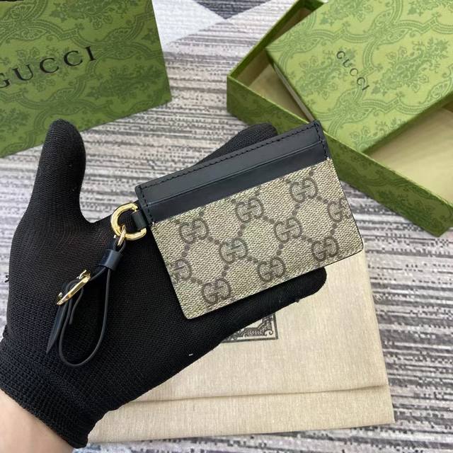 Top-Of-The-Line Gg Emblem Series Accessory Bag With Card Holder The Gg Emblem Se