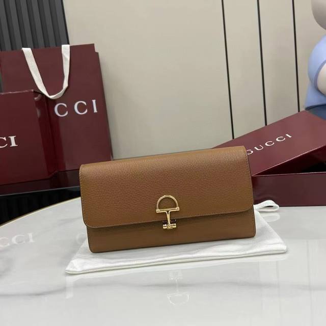 Top Version This Gucci Softbit Series Shoulder Bag Is Ingeniously Designed With