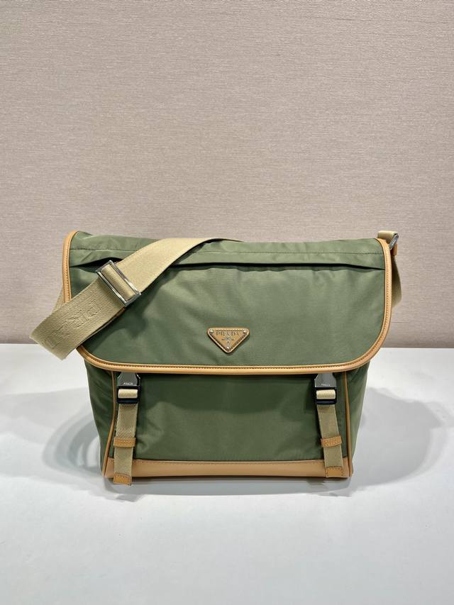 New Messenger Bag 2Vd052A Large Size New Color This Messenger Bag Is Designed Wi