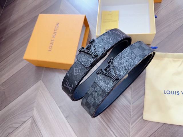 Louis Vuitton New Pure Leather Is The World's Largest High-End Fashion Holding C