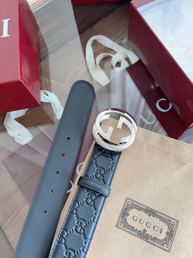 gucci Calfskin Classic Embossed Width 4.0Cm New Logo Horizontal Label Origina