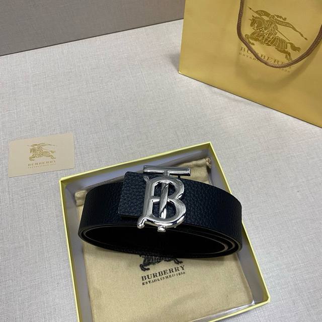 burberrry Burberry Tb Exclusive Logo Pattern Adopts A Versatile Design With E