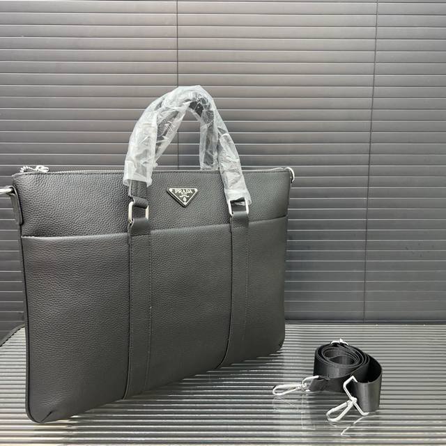 prada Prada Cowhide Briefcase Men's Bag Computer Bag Handbag Classic Versatil