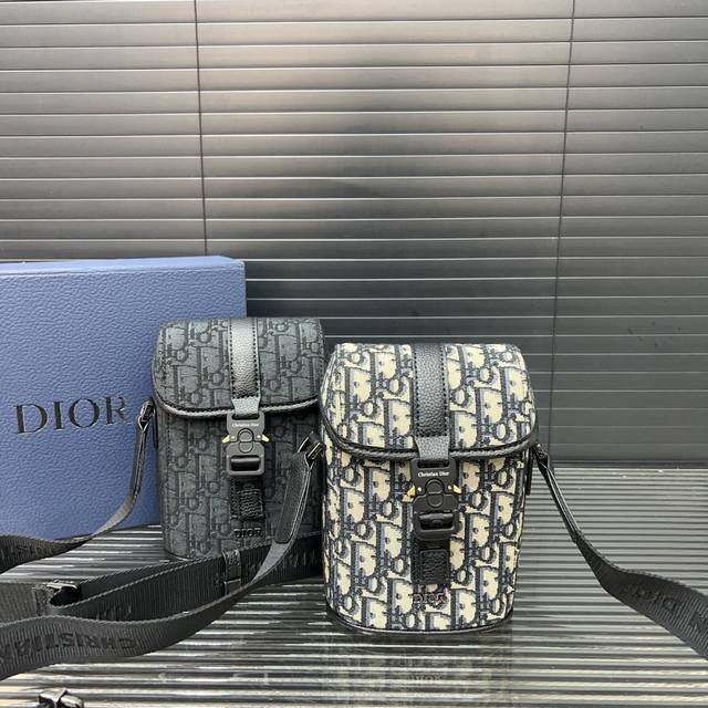 dior Dior Hit The Road Vertical Flap Messenger Bag Mobile Phone Bag Small Squ