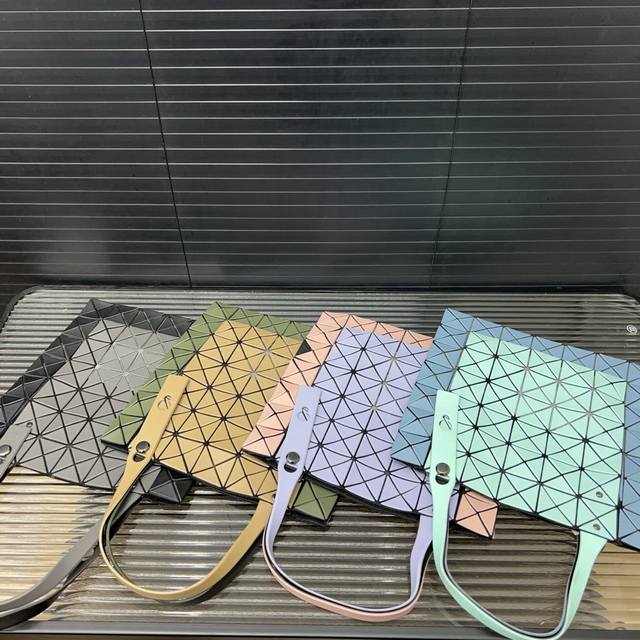 issey Miyake Issey Miyake Prism Kangaroo February Limited Edition Seven-Grid