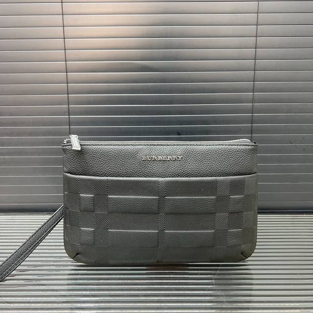 burberry Burberry Leather Clutch Bag Classic And Versatile Real Shot Original