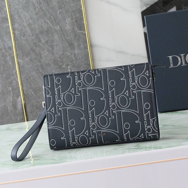 a5 Triangle Clutch Navy Blue No.: 2Esca483Lgp_H578 This A5 Triangle Clutch Is