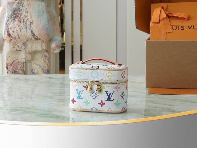 Top Original Single Home Shot M14033 White Color Mini Cosmetic Bag Series Nice N