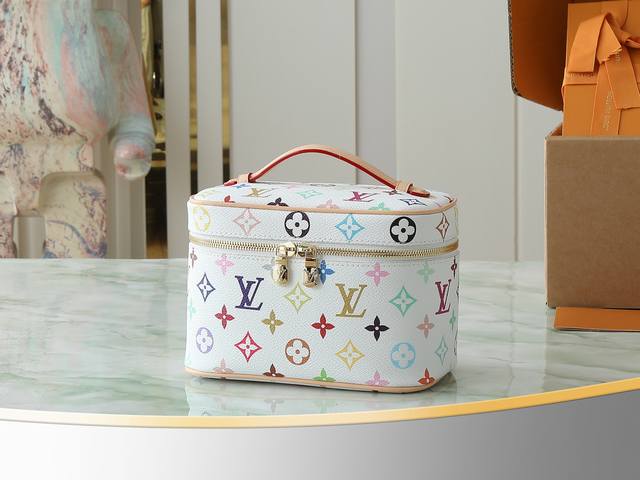 Top Original Single Home Shot M13747 44495 White 2025 Takashi Murakami Co-Brande