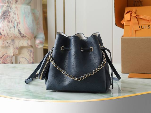 Top Original Single Home Real Shot M14315 Dark Blue Hollow Full Leather Bucket B