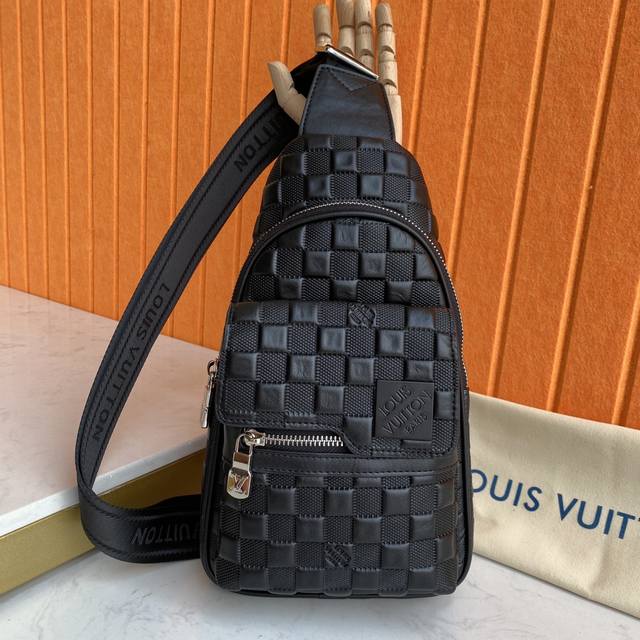 The Latest Hot Model Of The Top Imported Leather High-End Chest Bag Is Shipped I