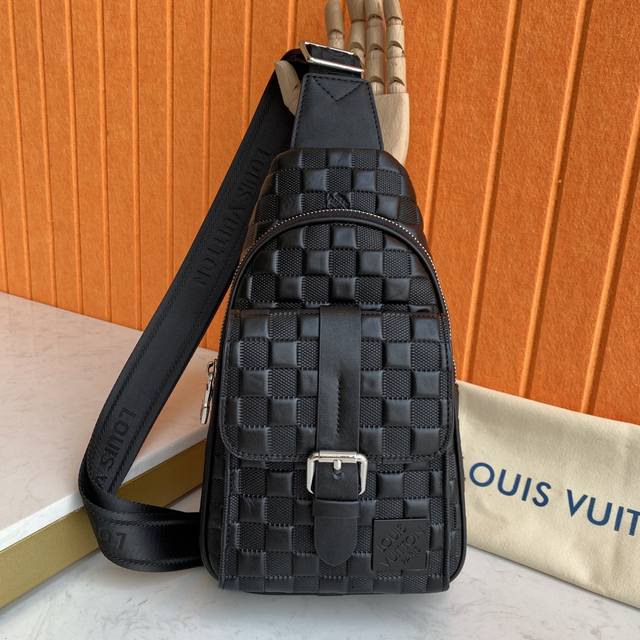 The Latest Hot Model Of The Top Imported Leather High-End Chest Bag Is Shipped I