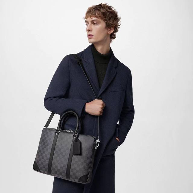 Top-Grade Original N40445 Black Grid This Voyage Small Briefcase Is Made Of Dami