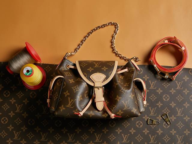 Top Original Single Home Real Shot Dynamic 163 M25085 Odys E Handbag From The 20