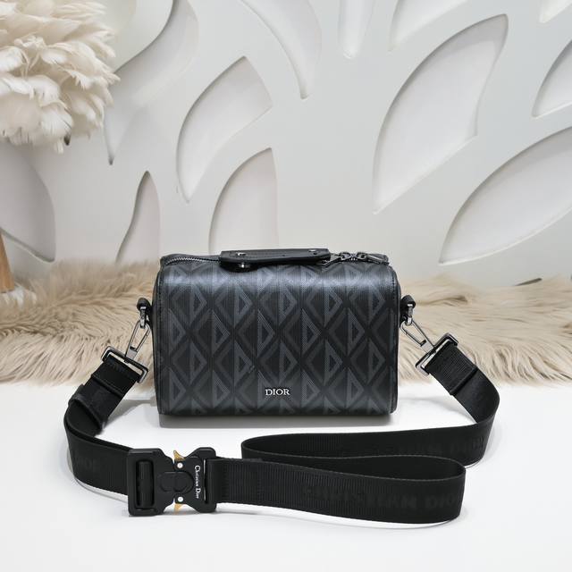dior - Dior's Latest Men's Messenger Bag Shoulder Bag, Original Quality 709,