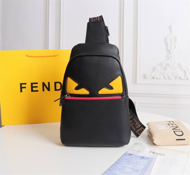 Chest Bag Fendi Product Specifications W19Xh26Xd6.5Cm Product Material Original