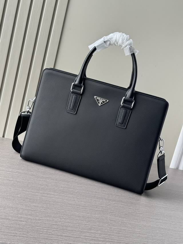 Top Counter Mouse High-End Fierce Goods 2025 Latest Hot Prada Double Zipper Hand
