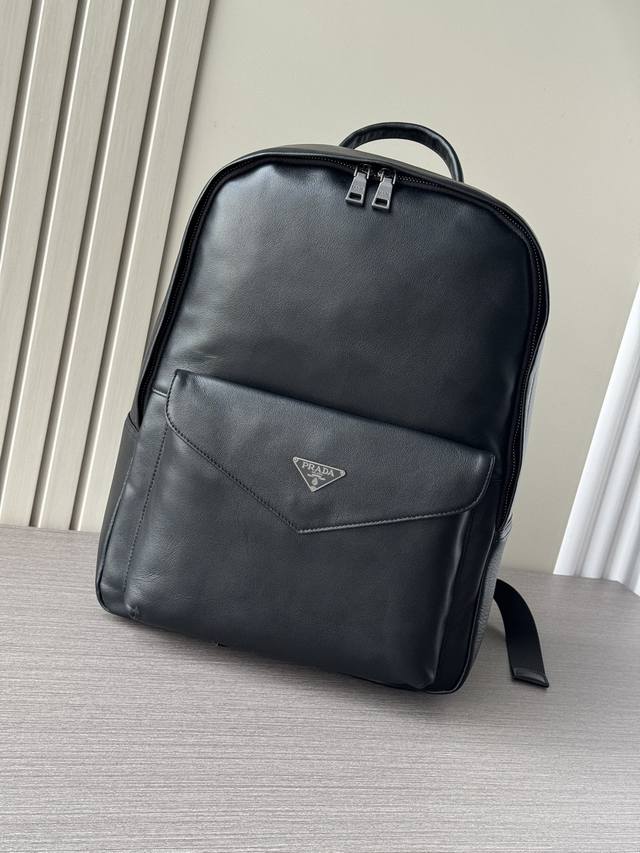 Top Counter Mouse High-End Fierce Goods 2025 Latest Hot Prada Backpack Is Shippe