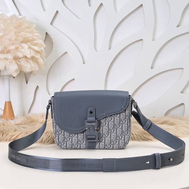 dior - Dior's Latest Messenger Bag Crossbody Bag. Available In Dark Grey On T