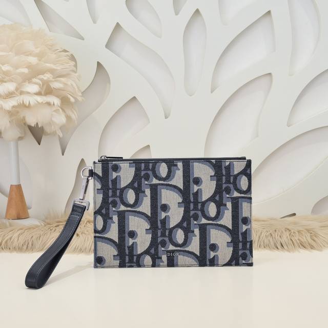 dior - Dior's Latest Clutch Bag. Original Quality From The Official Website.