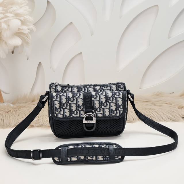 dior - Dior Counter's Latest Men's Shoulder Bag Crossbody Bag Official Websit