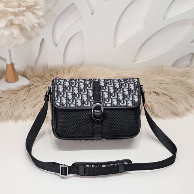 dior - Dior Counter's Latest Men's Shoulder Bag Crossbody Bag Official Websit