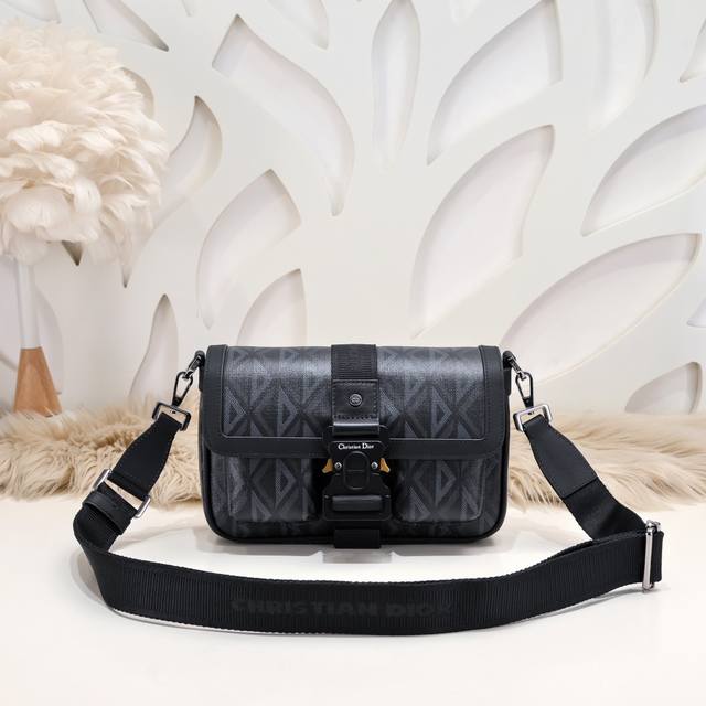 dior - Dior's Latest Messenger Bag, Crossbody Bag, Original Quality, Synchron