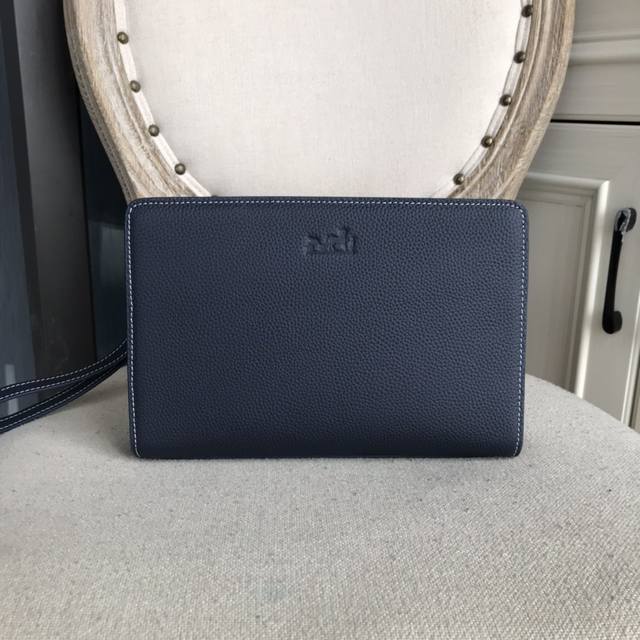 The Latest Hot Hermes Stainless Steel Combination Lock Clutch Bag Is Shipped In