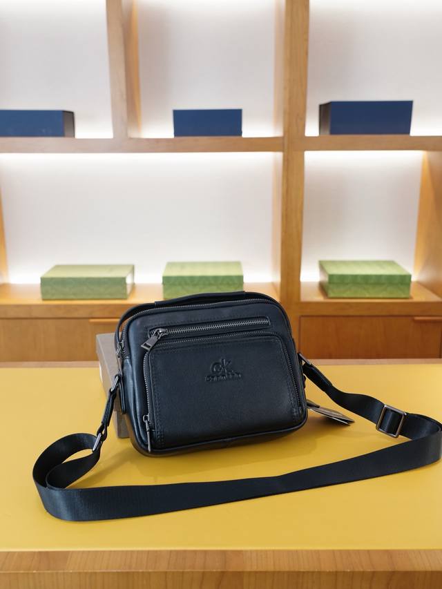 ck High-End Crossbody Shoulder Bag Synchronized With The Official Website. Ti