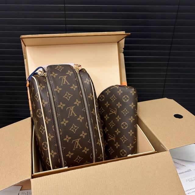 louisvuitton Louis Vuitton Dopp Two-In-One Toiletry Bag Cosmetic Bag Clutch B