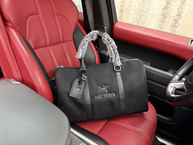 High-End New Arcteryx Travel Bag Arcteryx Handbag Messenger Bag Classic Old Flow