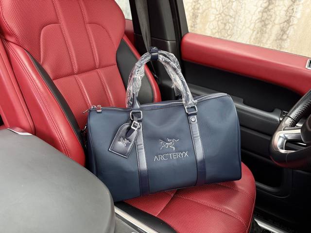 High-End New Arcteryx Travel Bag Arcteryx Handbag Messenger Bag Classic Old Flow