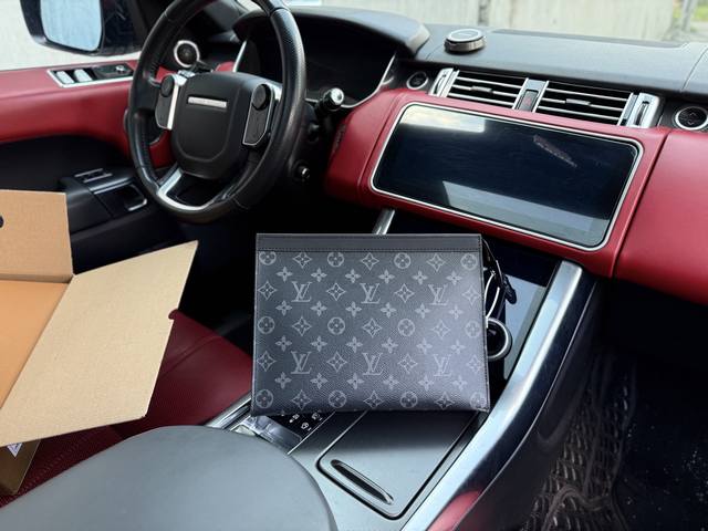 Leather High-End Goods New Louis Vuitton Lv Clutch Bag Louis Vuitton Toiletry Ba