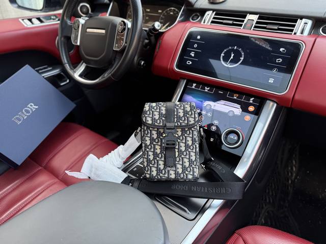 High-End New Dior Shoulder Bag Dior Dior Messenger Bag Dior Dior Hit The Road Ve