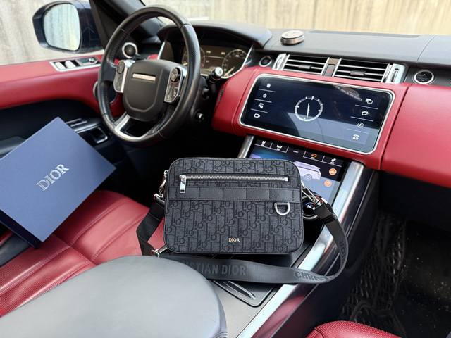 High-End New Dior Shoulder Bag Dior Messenger Bag Dior Dior Safari Detachable An