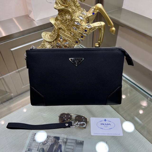 prada Prada's New Clutch Is Made Of Imported Cowhide. Top-Grade Polished Stai