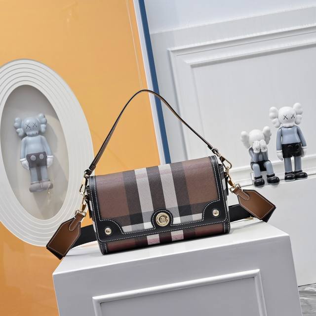 Burberry Messenger Bag The Latest Model From Burberry Counters. Practical And Du